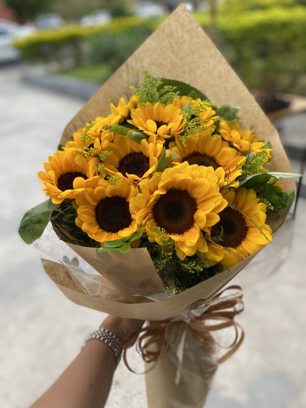 5-12 girassois R$220,00